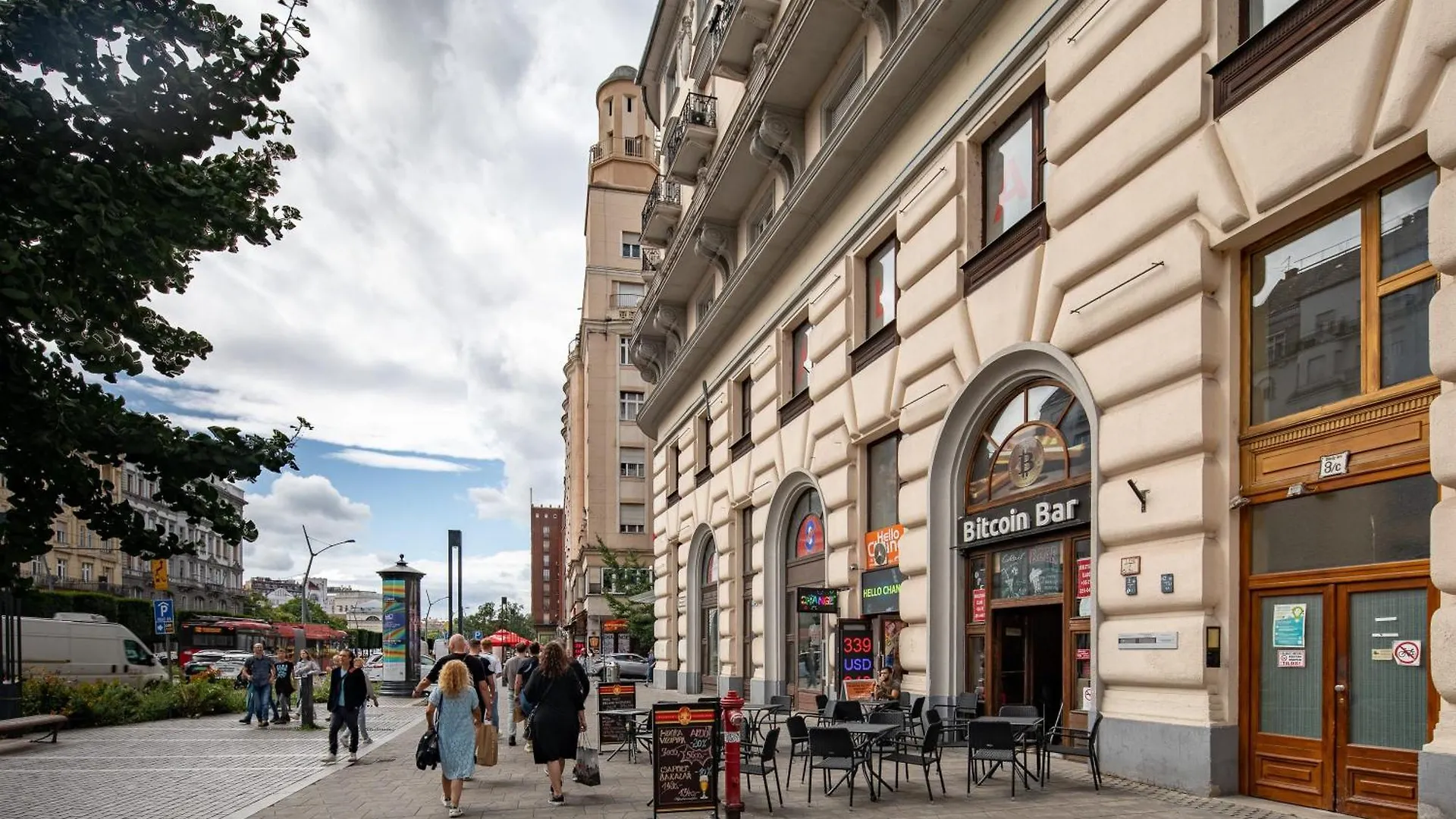 Ultra Central Luxury Budapest Apartment